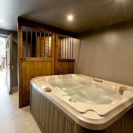 Domaine De La Course 4*